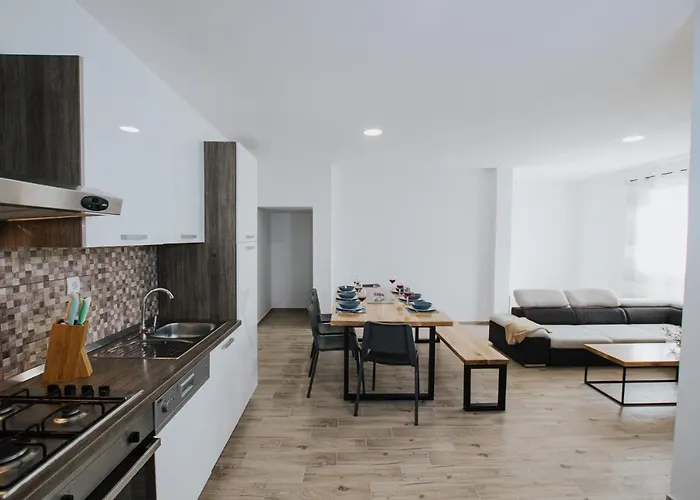 度假居 House Marija Drvenik Mali 特罗吉尔