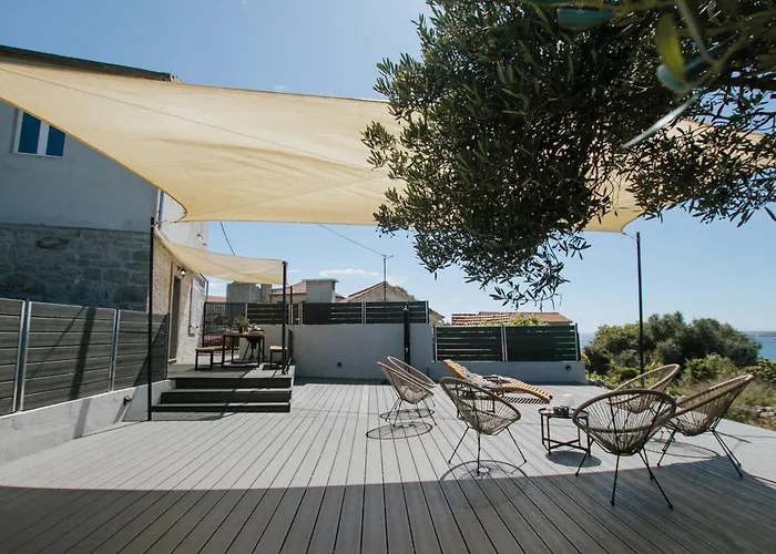 House Marija Drvenik Mali 度假居 *
