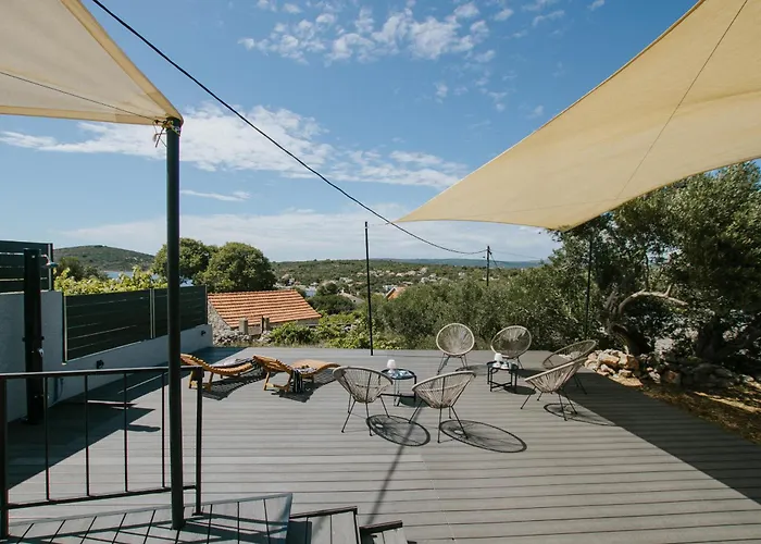 House Marija Drvenik Mali 度假居 *