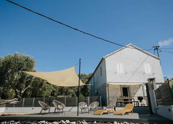 度假居 House Marija Drvenik Mali 特罗吉尔