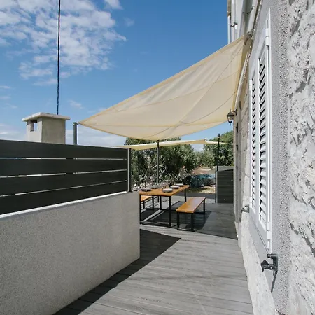 Дом отдыха House Marija Drvenik Mali *